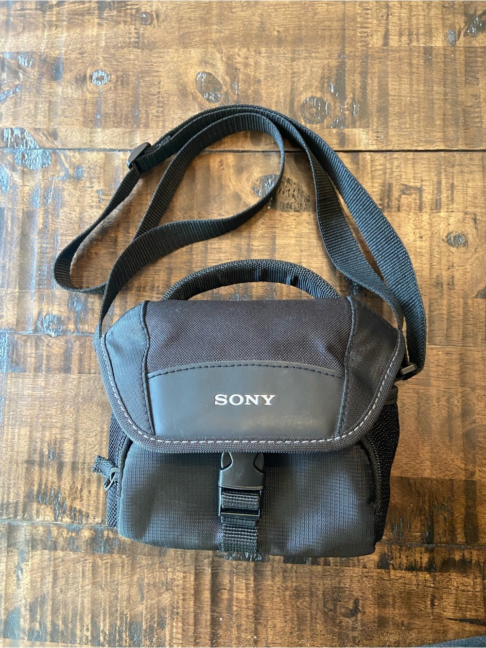 Sony Black Compact Messenger Camera Bag with Adjustable Strap